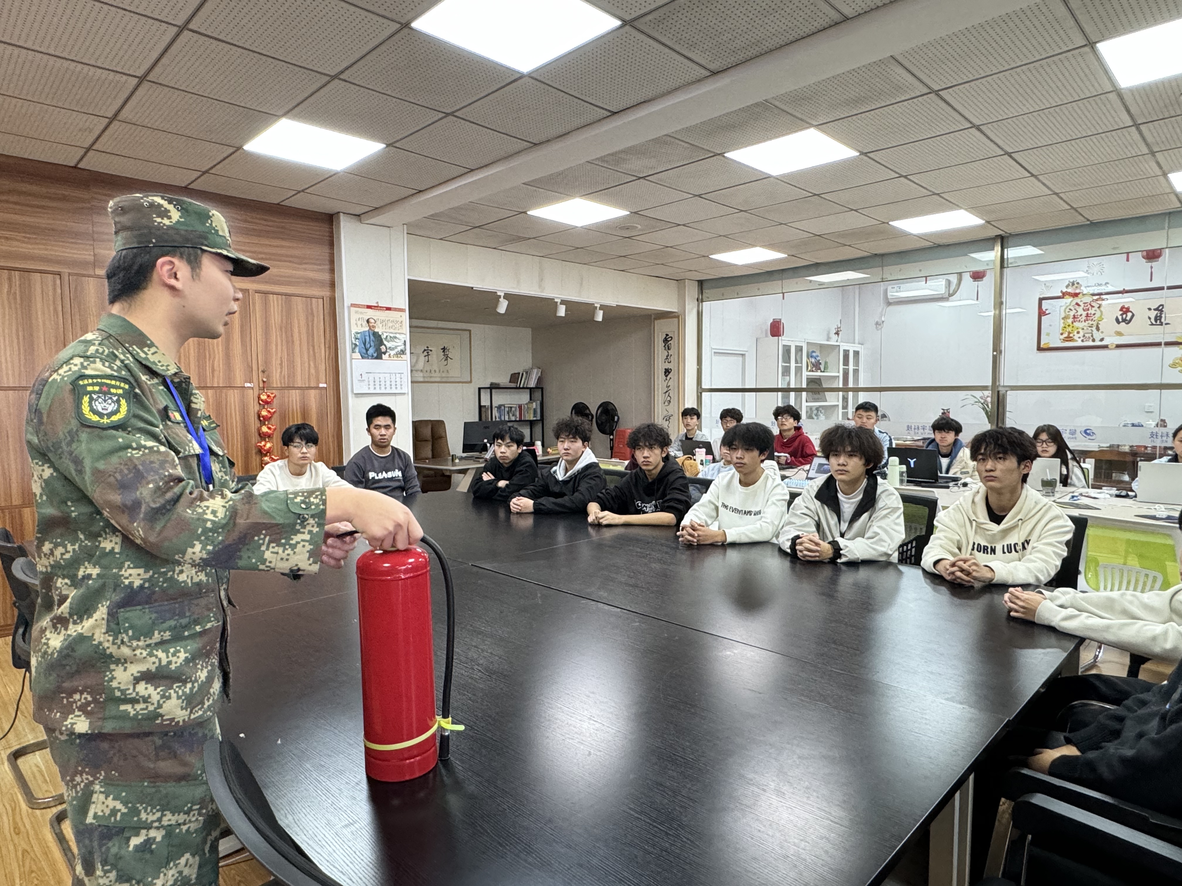攀宇（宇拓）科技｜我司在安溪华侨职校人才培养基地开展消防安全实操演练(图17)