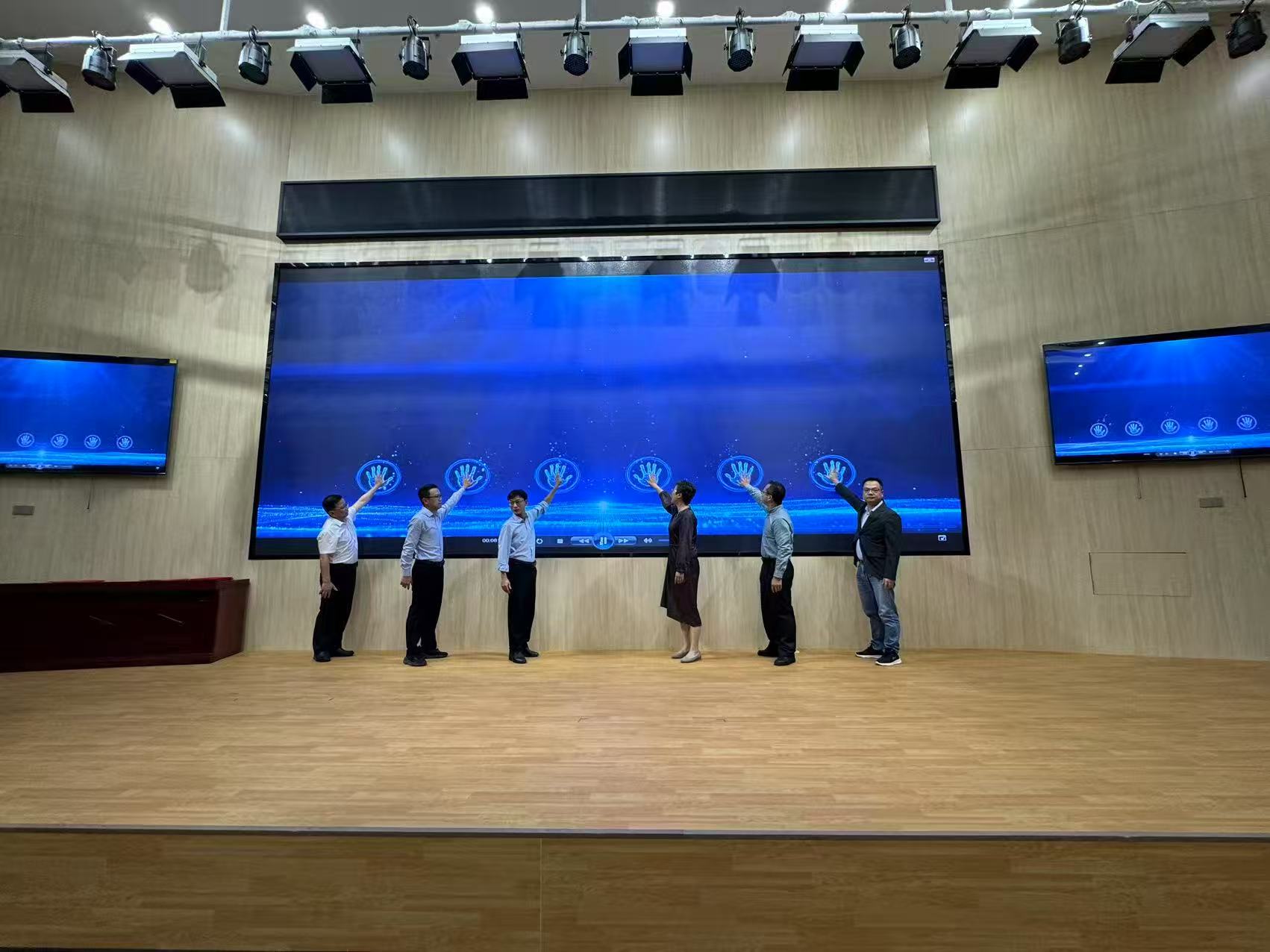 《知识就是力量》|我司和安溪华侨职校成功承办‘全国青少年科普阅读行动’走进安溪暨《知识就是力量》科普阅读实践教育基地启动仪式”(图9) 《知识就是力量》|我司和安溪华侨职校成功承办‘全国青少年科普阅读行动’走进安溪暨《知识就是力量》科普阅读实践教育基地启动仪式”(图9)