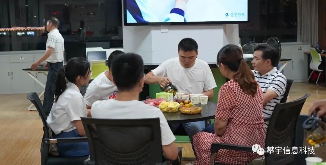 心怀皓月·致敬师恩 | 攀家学院举办中秋节&教师节座谈会(图21) 心怀皓月·致敬师恩 | 攀家学院举办中秋节&教师节座谈会(图21)